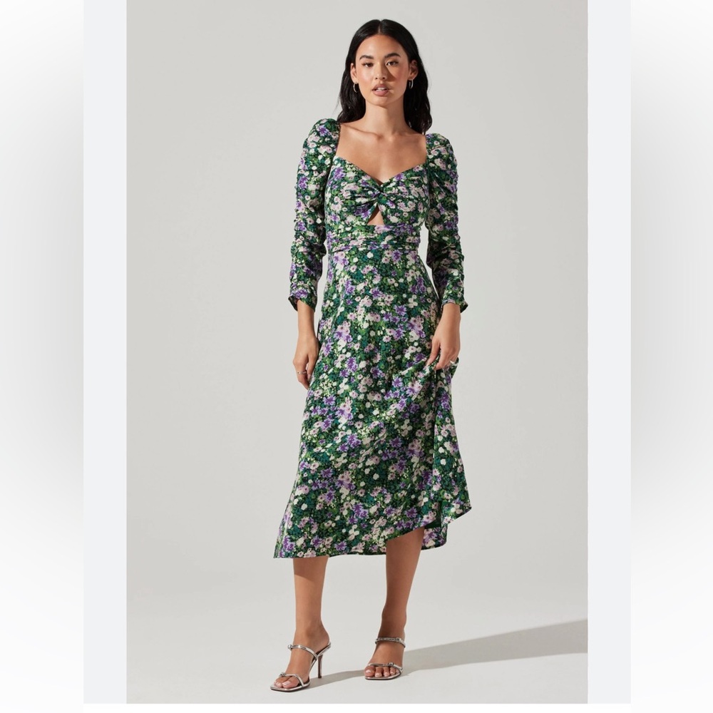 Astr the Label Floral Keyhole Long Sleeve Midi Dress In Green Purple Floral